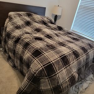 UGG Queen Comforter